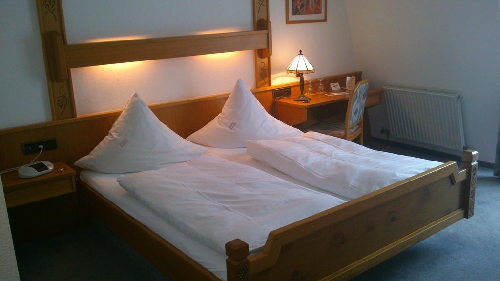 Hotel Winzerhof Brachtendorf Alken Zimmer foto